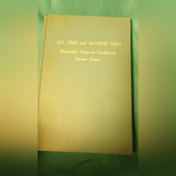 Hadassah's Passover Cookbook - Picture 1 of 2